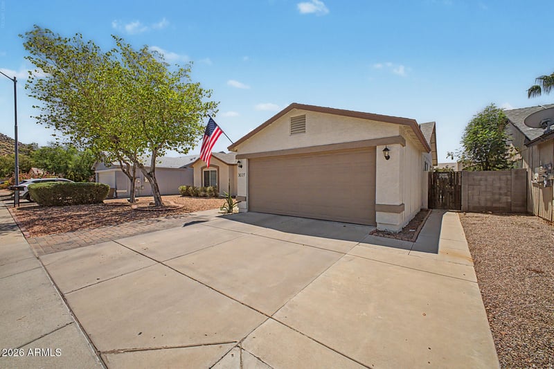 3027 W Daley Ln, Phoenix, AZ 85027