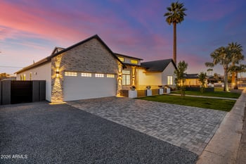 3028 47th Pl, Phoenix, AZ 85018