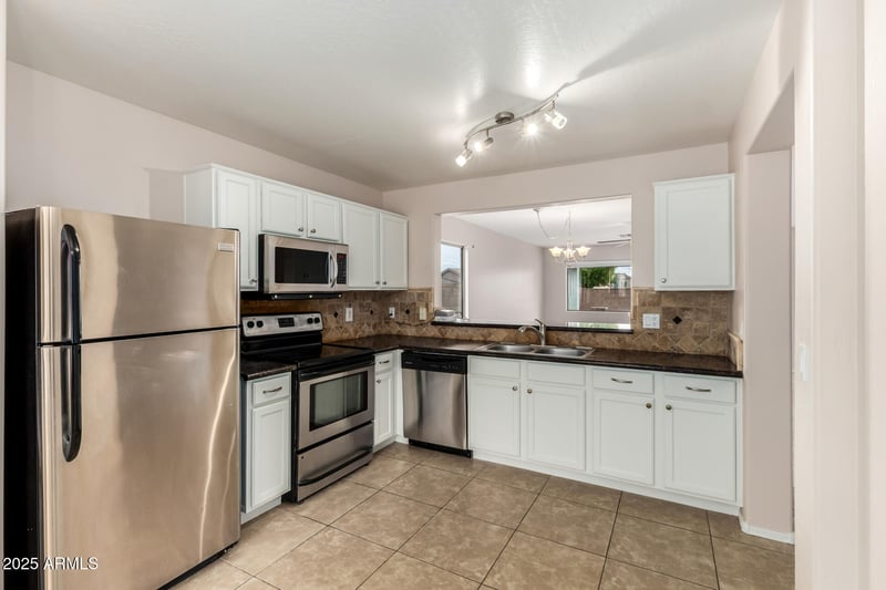 30287 Sunray Dr, San Tan Valley, AZ 85143