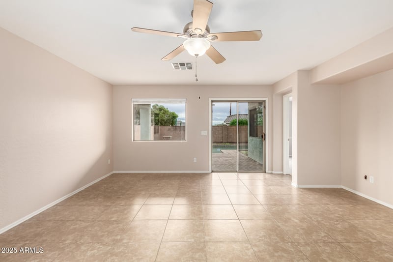 30287 Sunray Dr, San Tan Valley, AZ 85143