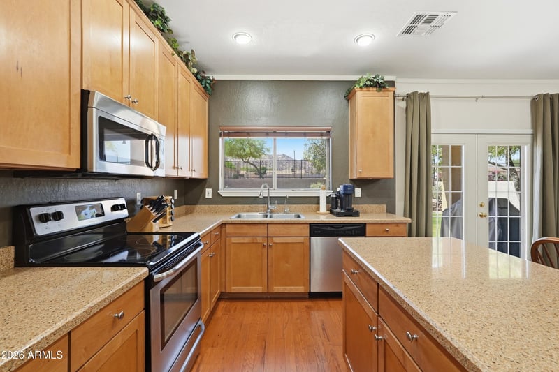 303 Milada Dr, Phoenix, AZ 85042