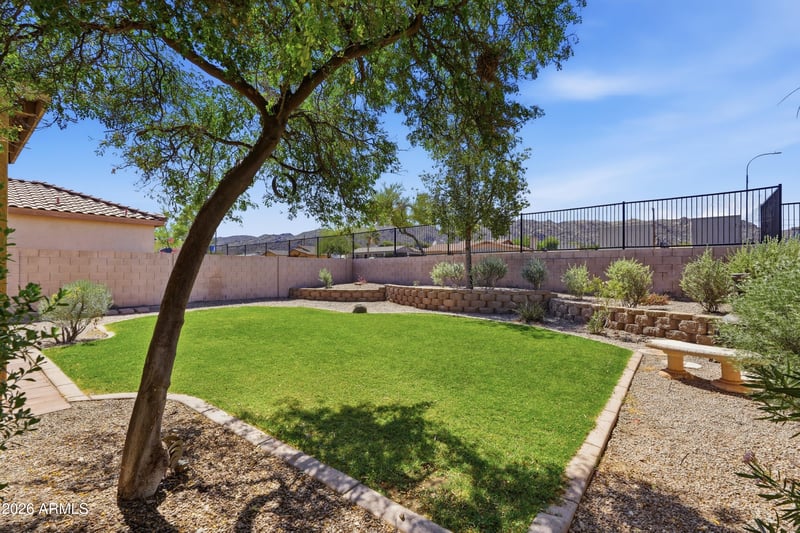 303 Milada Dr, Phoenix, AZ 85042