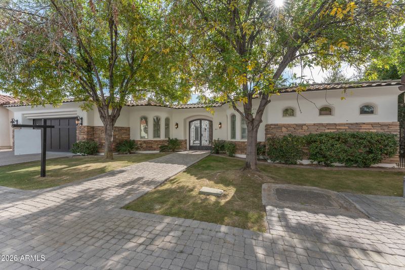 303 E Wexford Cv, Phoenix, AZ 85020