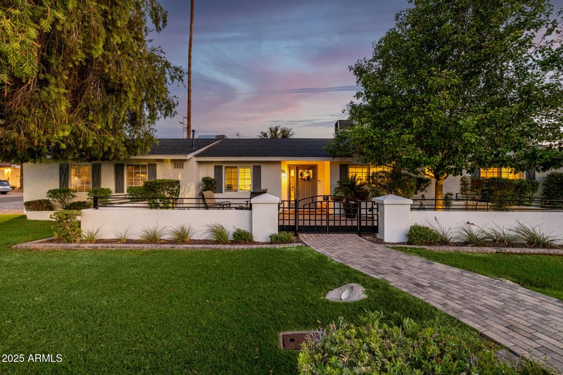 303 Loma Ln, Phoenix, AZ 85021