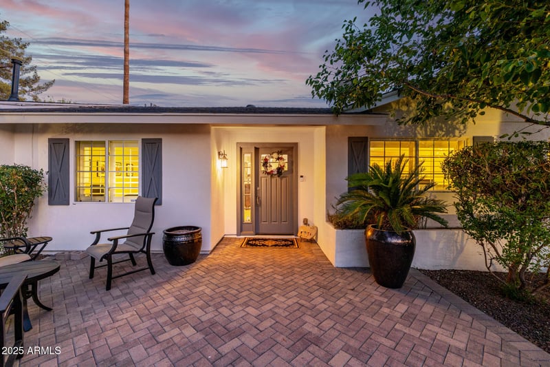 303 Loma Ln, Phoenix, AZ 85021