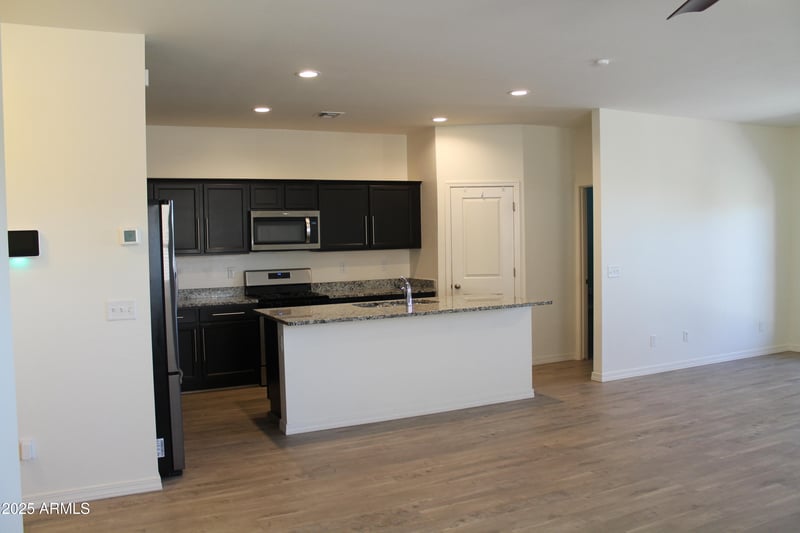 303 Mammoth Cave Dr, San Tan Valley, AZ 85140