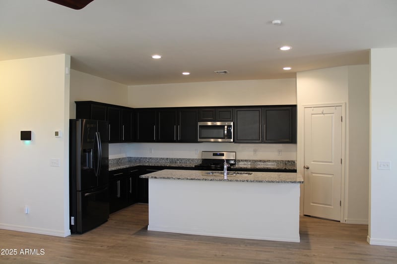 303 Mammoth Cave Dr, San Tan Valley, AZ 85140