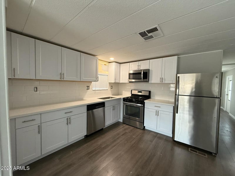 303 Recker Rd #200, Mesa, AZ 85206