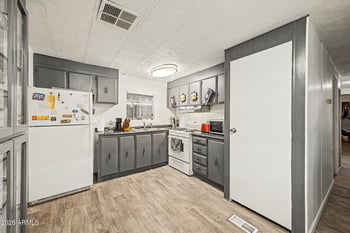 303 Recker Rd #16, Mesa, AZ 85206