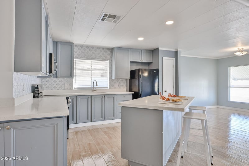 303 South Mountain Ave #100, Phoenix, AZ 85042