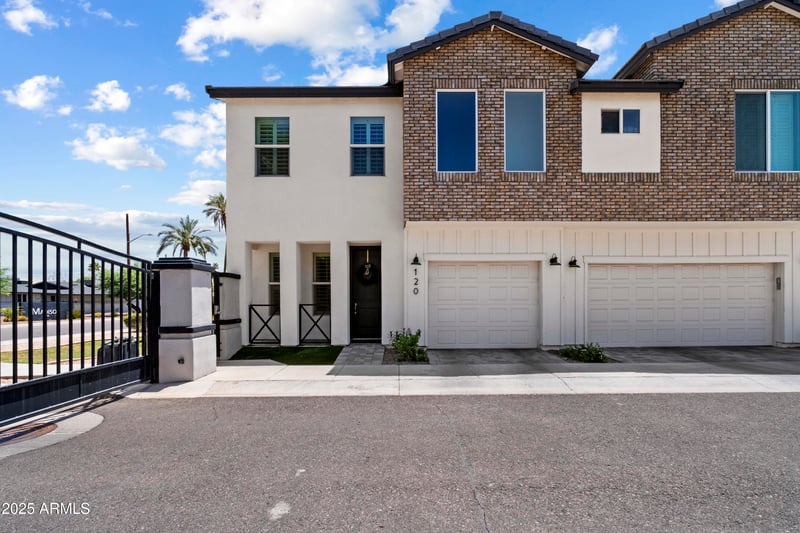 3030 38th St #120, Phoenix, AZ 85018