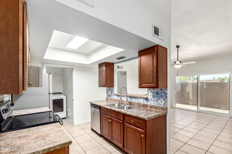 3030 Alma School Rd #10, Mesa, AZ 85210