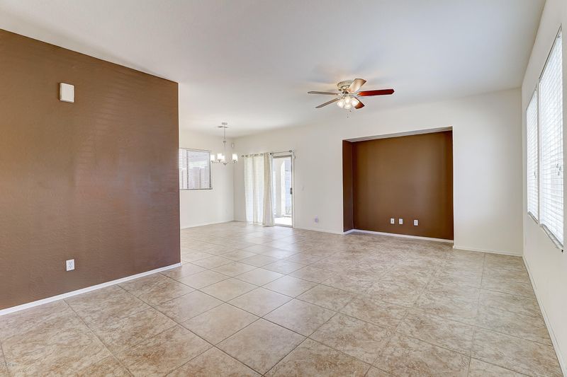 3030 W Sands Dr, Phoenix, AZ 85027