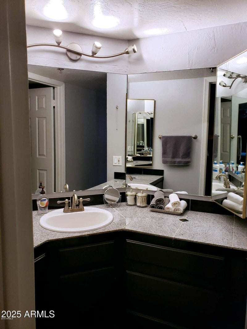 3031 Civic Center Pz #230, Scottsdale, AZ 85251