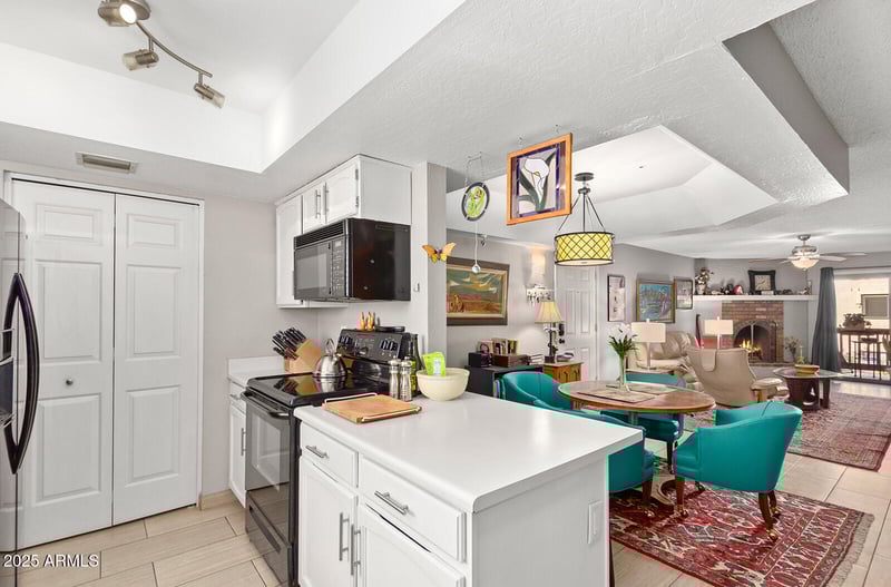 3031 Civic Center Pz #230, Scottsdale, AZ 85251