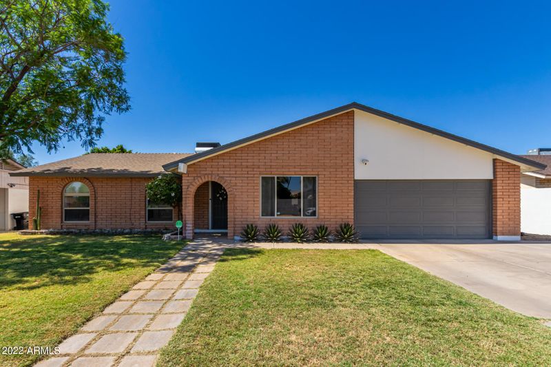 3031 E Pershing Ave, Phoenix, AZ 85032