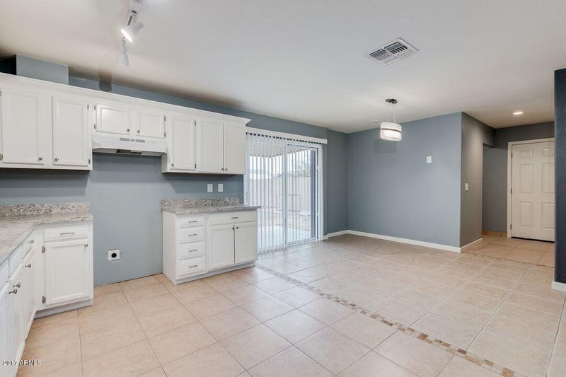 3031 N 81st Ave, Phoenix, AZ 85033