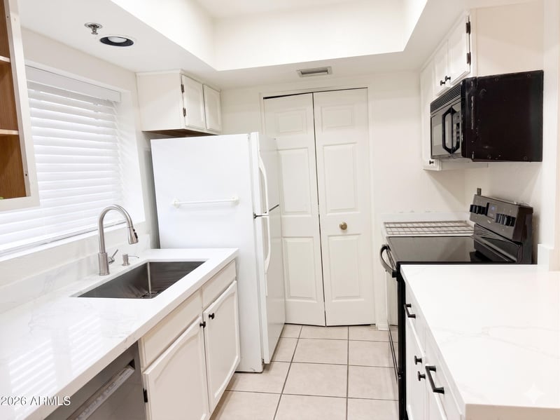 3031 Civic Center Pz #136, Scottsdale, AZ 85251