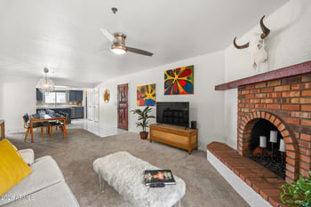 3031 N Civic Center Pz #215, Scottsdale, AZ 85251