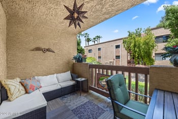 3031 N Civic Center Pz #215, Scottsdale, AZ 85251