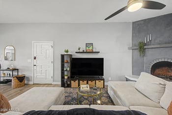 3031 N Civic Center Pz #302, Scottsdale, AZ 85251
