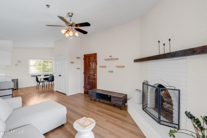 3031 Civic Center Pz #307, Scottsdale, AZ 85251