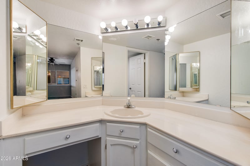3031 Civic Center Pz #336, Scottsdale, AZ 85251
