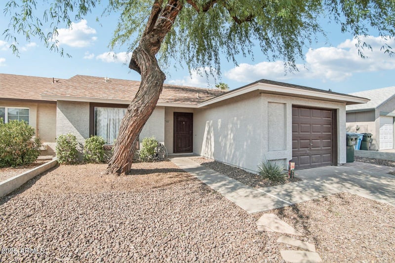 3032 Mohawk Ln, Phoenix, AZ 85027