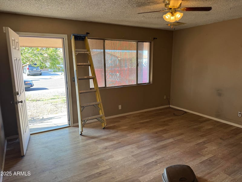 3032 Windrose Dr, Phoenix, AZ 85029