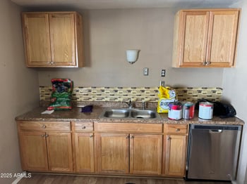 3032 Windrose Dr, Phoenix, AZ 85029