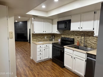 3033 37th St #12, Phoenix, AZ 85018