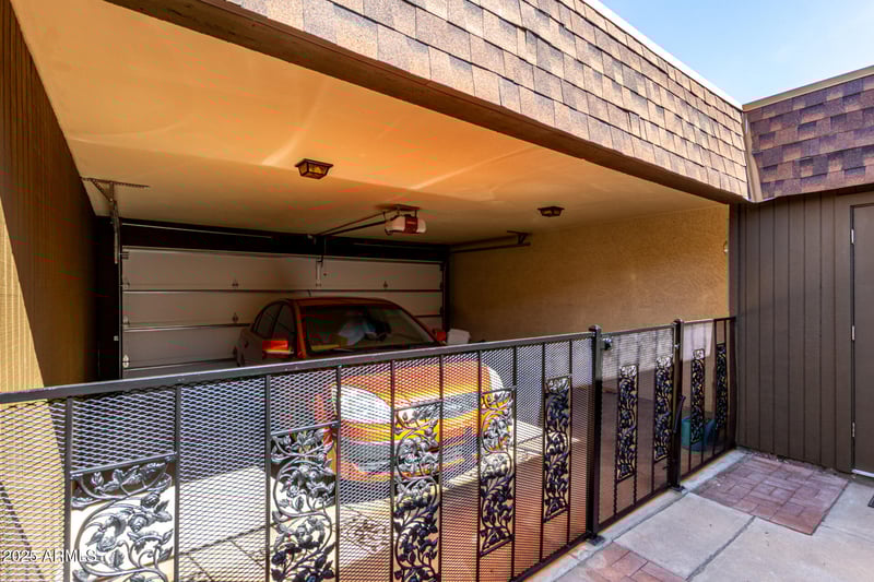 3033 39th St #4, Phoenix, AZ 85018