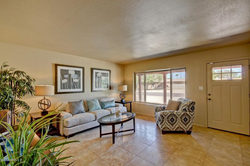 3033 E Dahlia Dr, Phoenix, AZ 85028