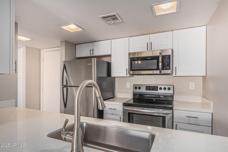 3033 E Devonshire Ave #3028, Phoenix, AZ 85016