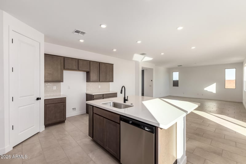 3033 Mecklenburg Way, San Tan Valley, AZ 85143