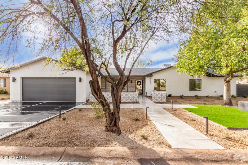 3033 E Roma Ave, Phoenix, AZ 85016