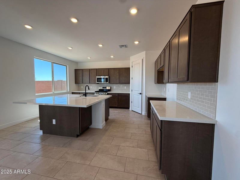 3033 Mecklenburg Way, San Tan Valley, AZ 85143