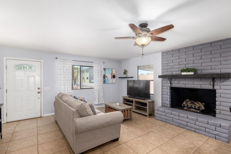 3033 N 34th Pl, Phoenix, AZ 85018