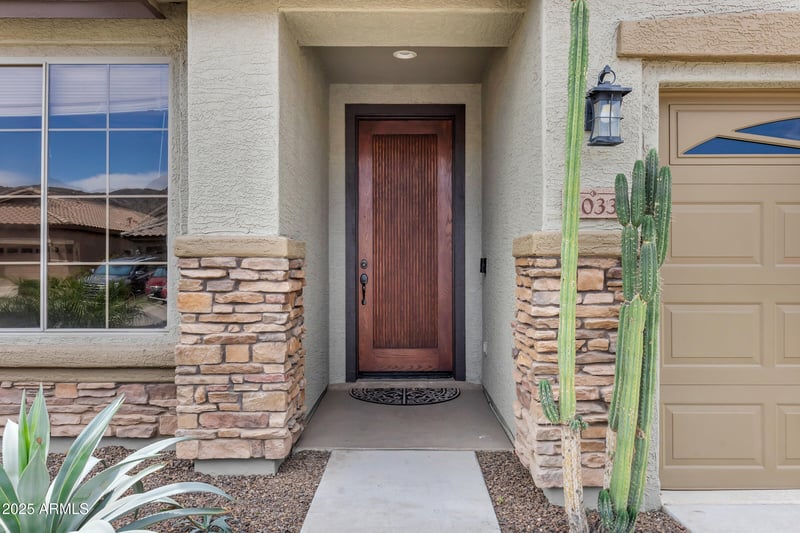 3033 Redwood Ln, Phoenix, AZ 85045