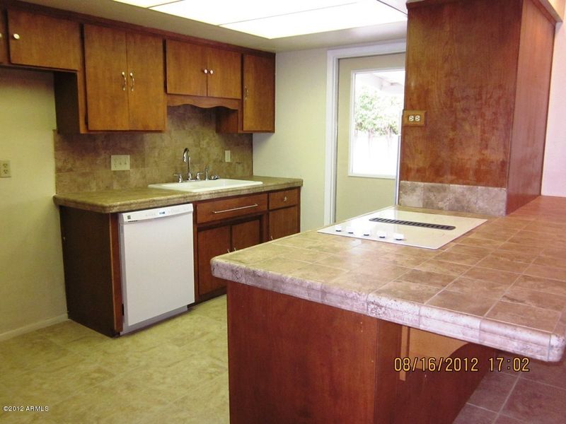 3033 S Kenneth Pl, Tempe, AZ 85282