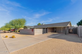 3033 Sierra St, Phoenix, AZ 85028