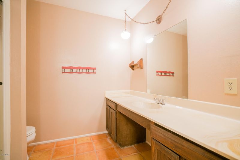 3033 W Hearn Rd, Phoenix, AZ 85053