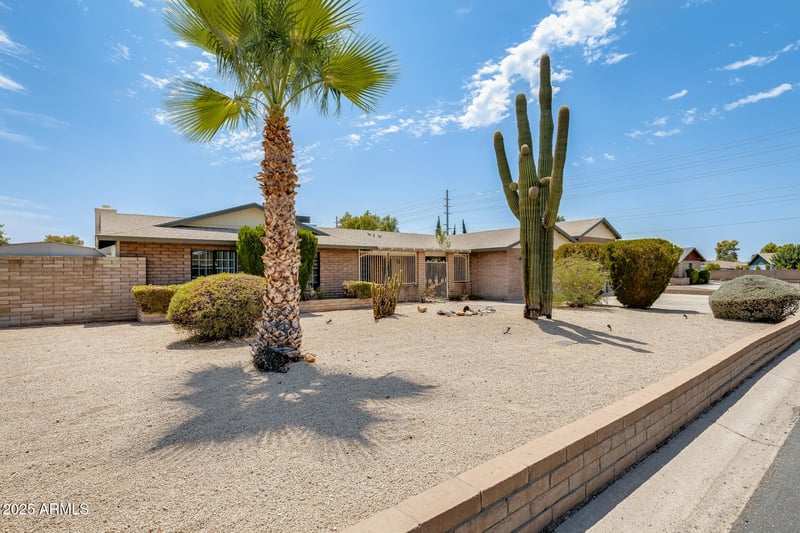 3033 W Topeka Dr, Phoenix, AZ 85027