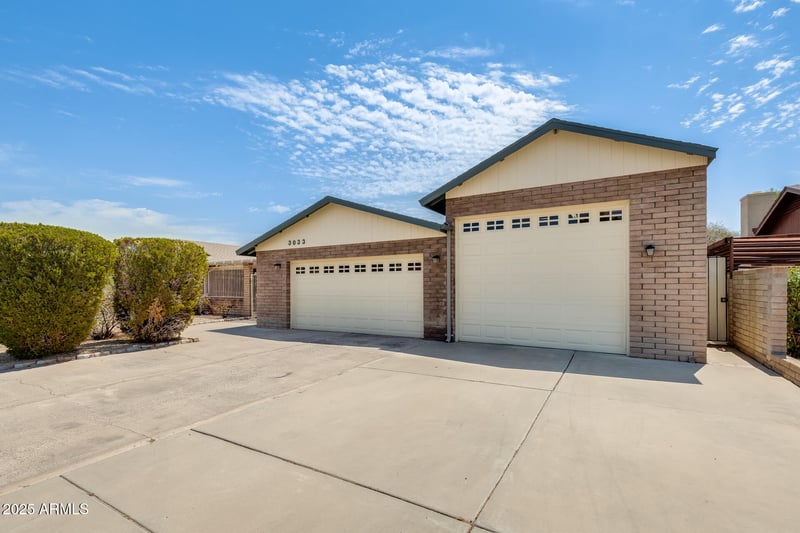 3033 W Topeka Dr, Phoenix, AZ 85027