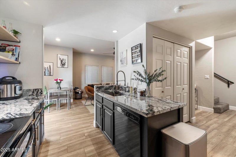 3034 39th St #2, Phoenix, AZ 85018