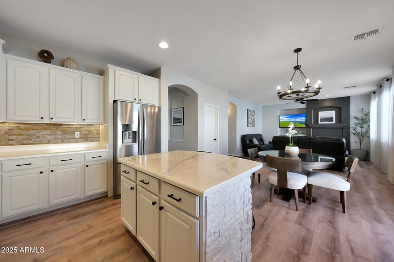 30341 73rd Ln, Peoria, AZ 85383