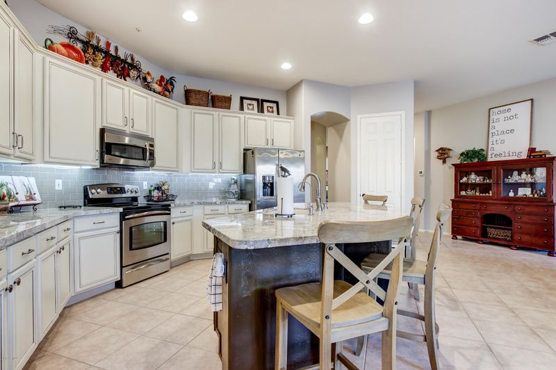 3036 E Canyon Creek Dr, Gilbert, AZ 85295