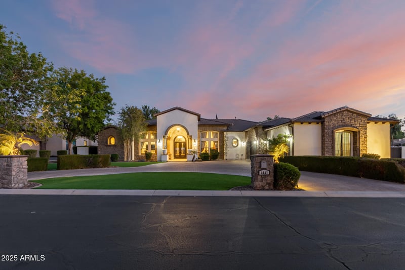 3037 Waterman Way, Gilbert, AZ 85297