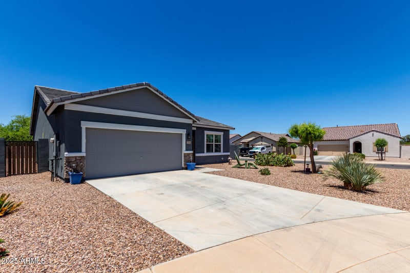 30388 Opal Dr, San Tan Valley, AZ 85143