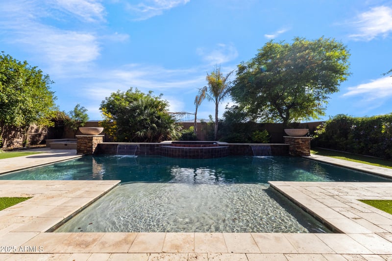 3039 Burgess Ln, Phoenix, AZ 85041